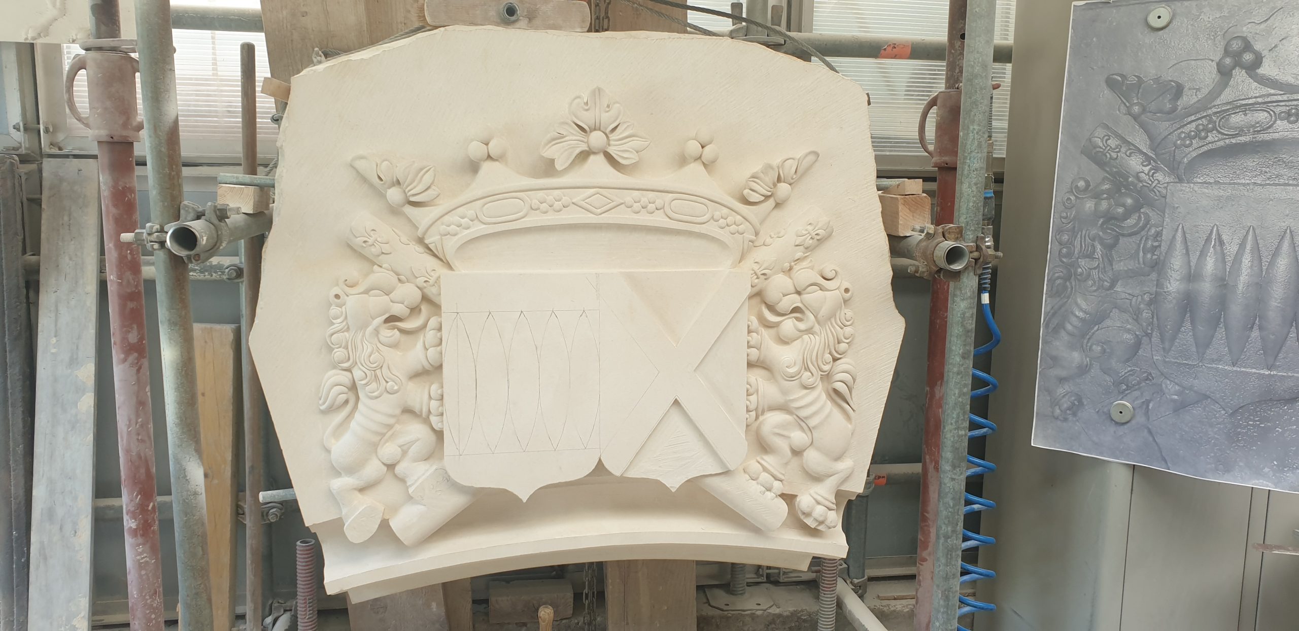 Taille de pierre Château de Tanay