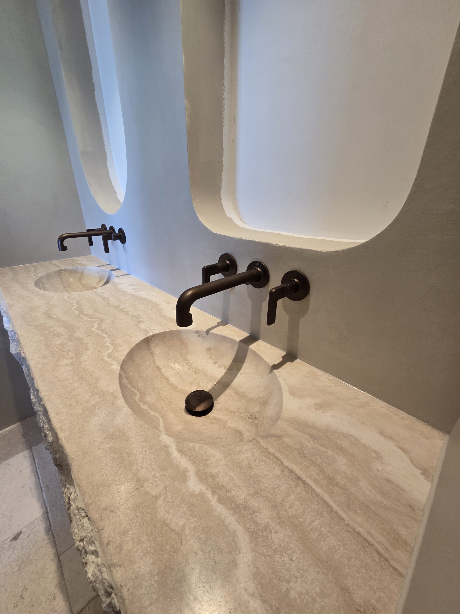 Salle de bain en pierre de Travertin