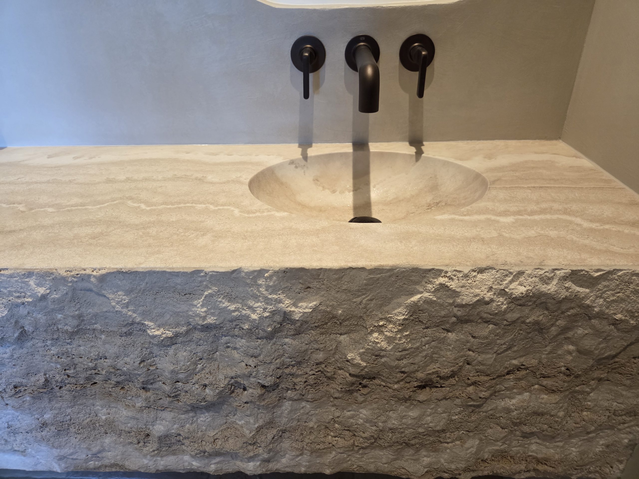 Salle de bain en pierre de Travertin
