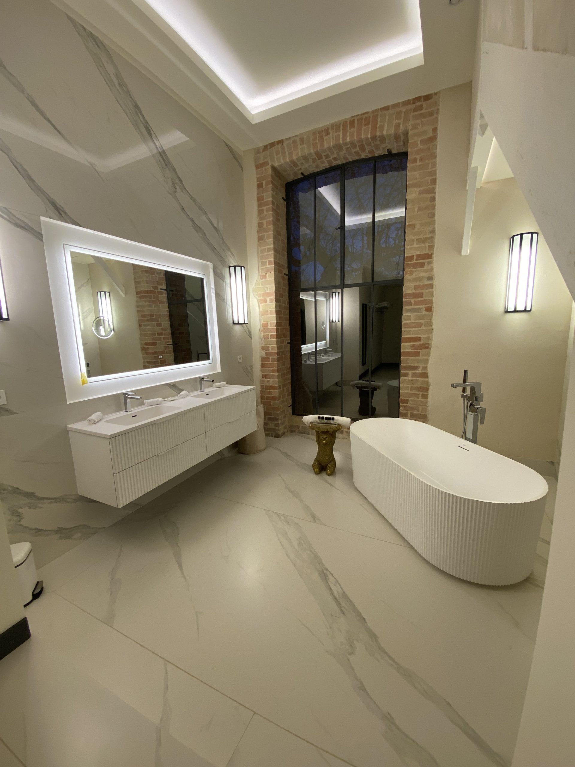 Salle de bain sur-mesure en DEKTON