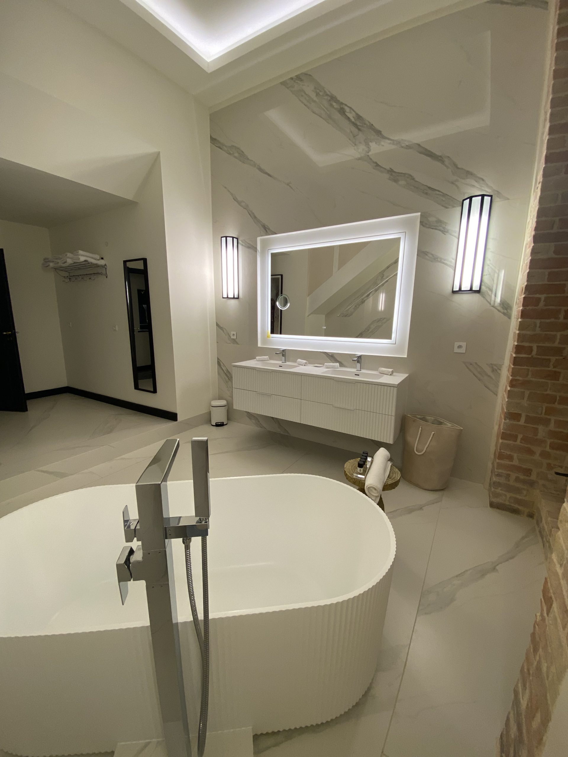 Salle de bain sur-mesure en DEKTON