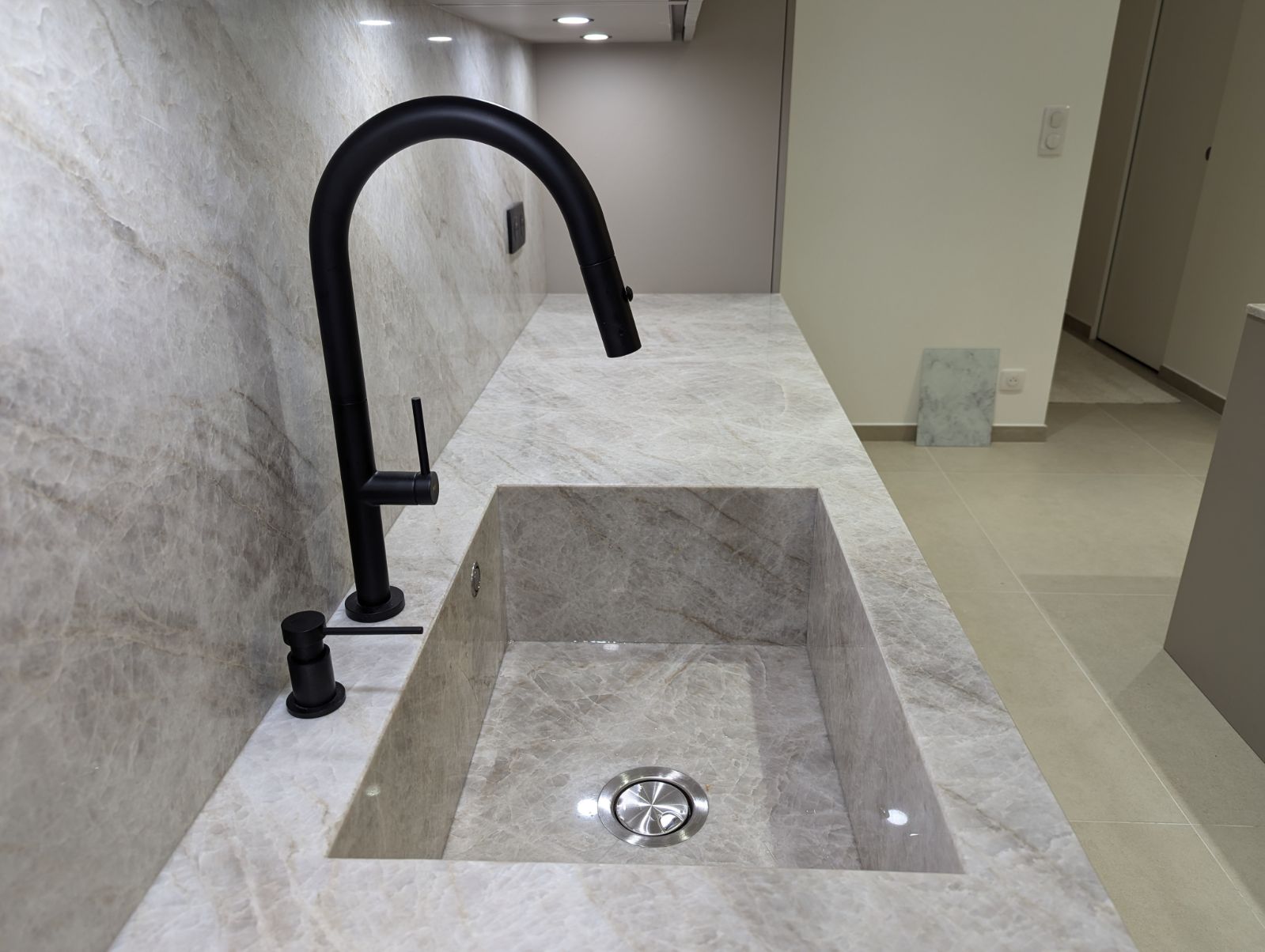 PLAN DE TRAVAIL SUR-MESURE